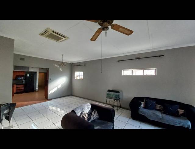 3 BEDROOM HOUSE FOR SALE IN PRETORIA GARDENS